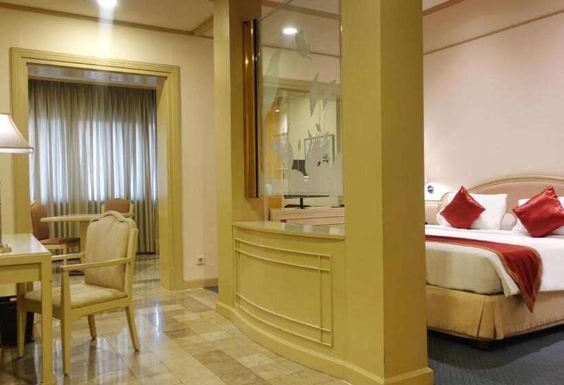 اتاق اجرایی با تخت بزرگ, Grand Hotel Preanger