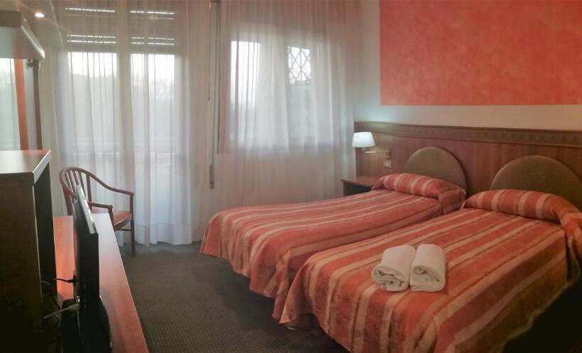 חדר סטנדרט עם מרפסת, Kristall