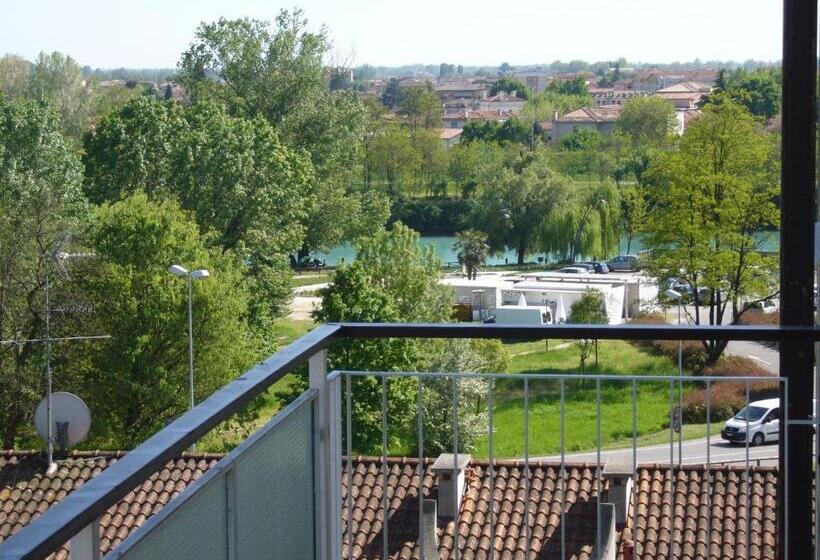 חדר סטנדרט יחיד עם מרפסת, Kristall