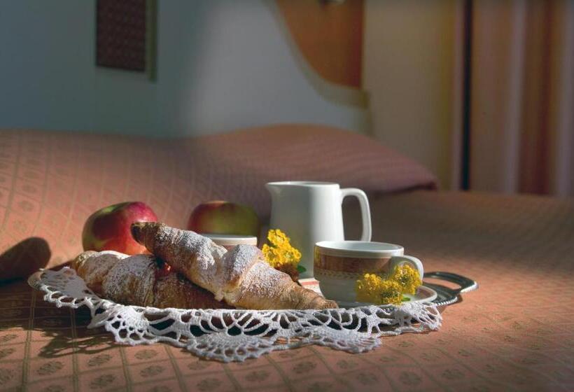 Стандартный Номер Кровать Кинг, La Rondine