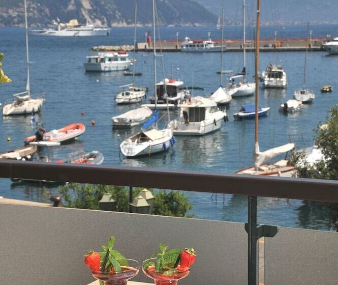 Apartamento 1 Quarto com Terraço Vista Mar, Laurin