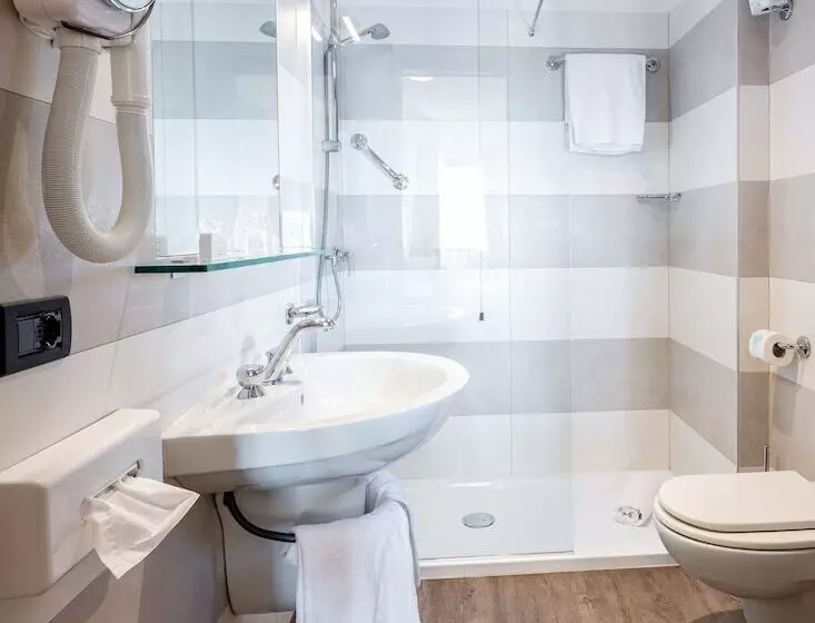 1 Bedroom Apartment with Terrace Sea View, Laurin
