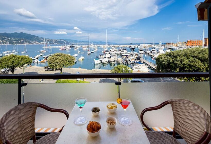 דירת חדר שינה עם טרסה ונוף לים, Laurin