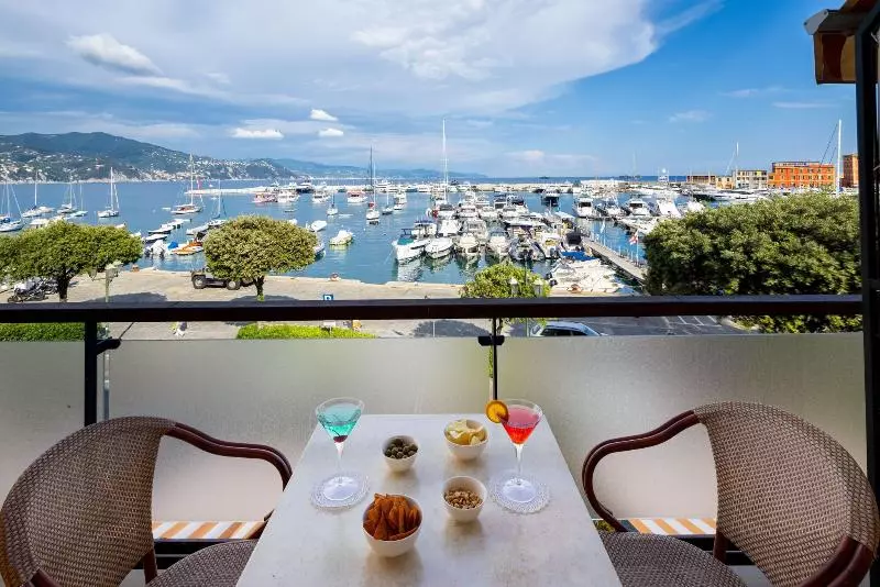 Triple Room Sea View, Laurin