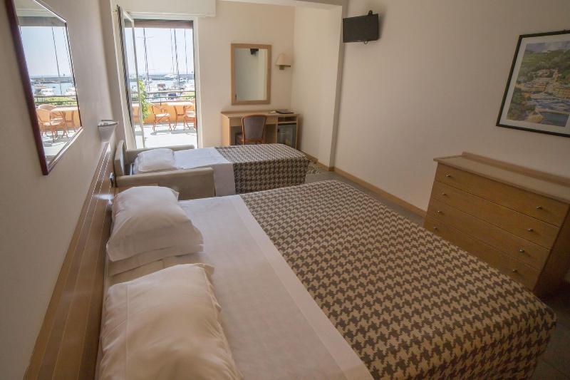 Triple Room Sea View, Laurin