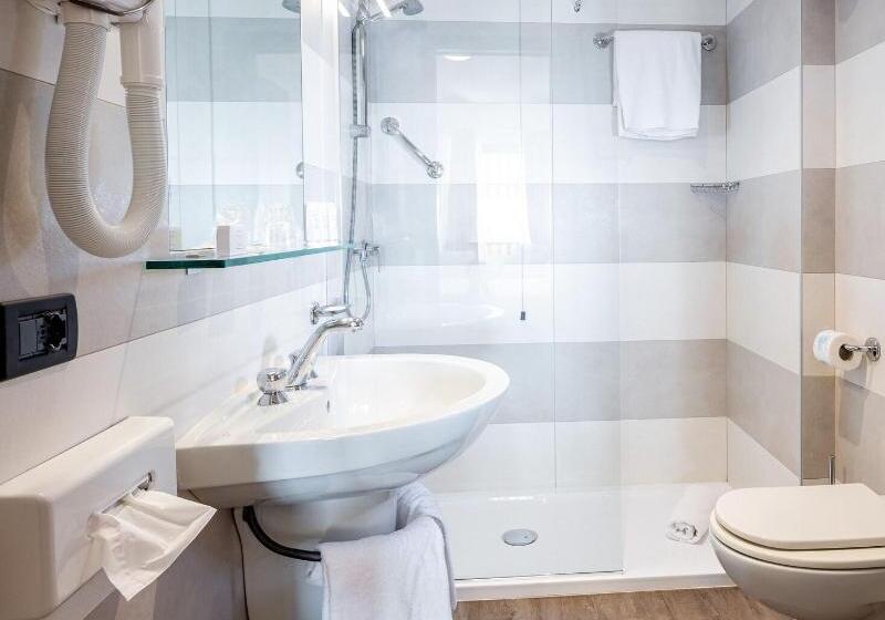 Triple Room Sea View, Laurin