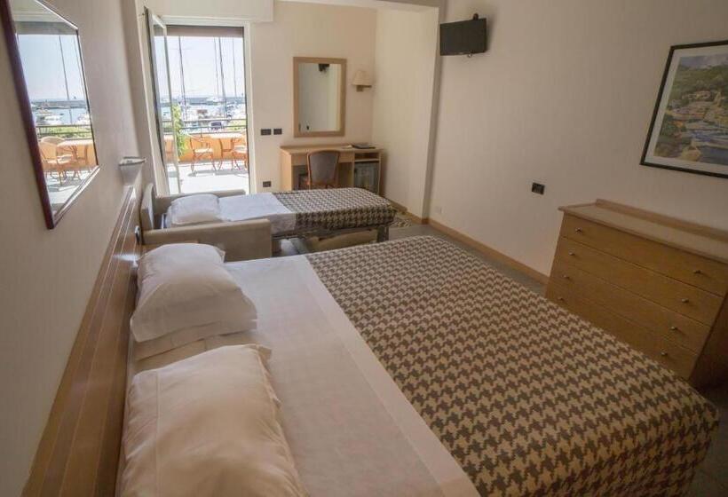 Triple Room Sea View, Laurin