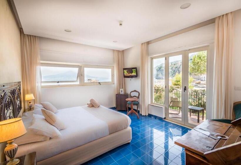 غرفة سوبيريور مطلّة علي البحر, Le Axidie