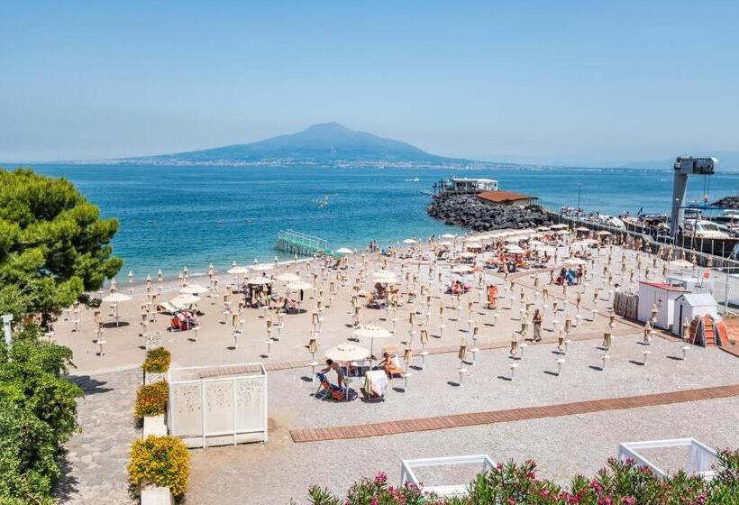 غرفة سوبيريور مطلّة علي البحر, Le Axidie