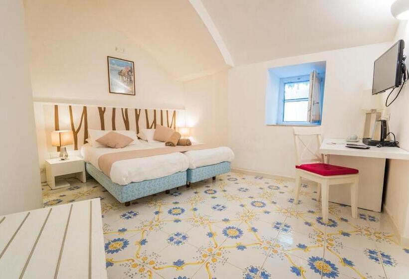 غرفة إقتصادية, Le Axidie