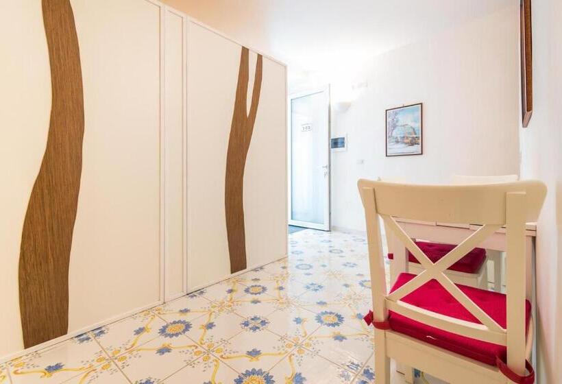 غرفة عائلية, Le Axidie