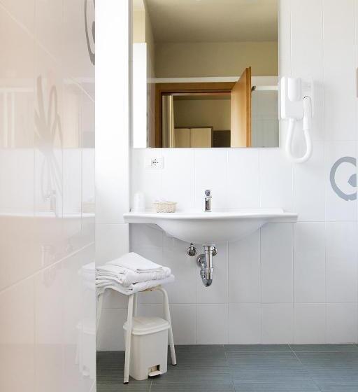 스탠다드 트리플 룸, Meeting