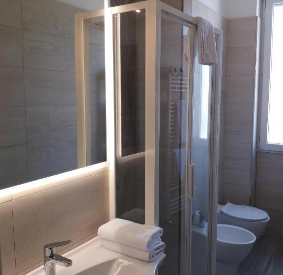 4인용 스탠다드 룸, Meeting