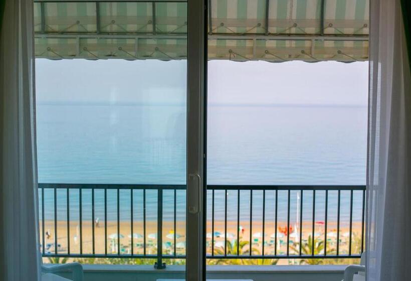 Номер Superior Вид на Море с Балконом, Mion Hotel & Sanìo Restaurant