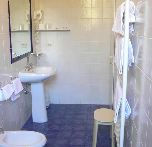 Chambre Triple Standard, Moderno