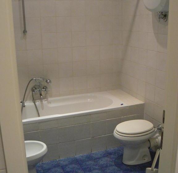 Chambre Triple Standard, Moderno