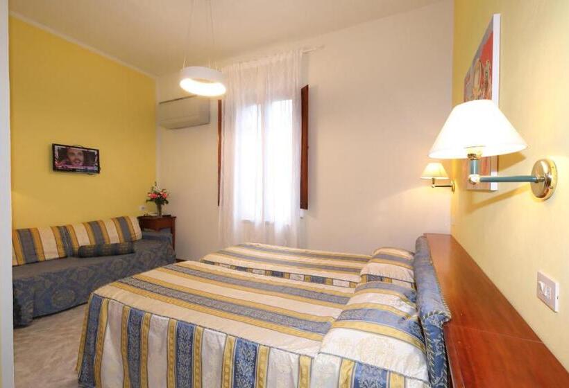 Chambre Triple Standard, Moderno