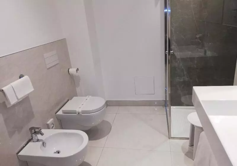 اتاق استاندارد سه نفره, Novo Hotel Rossi