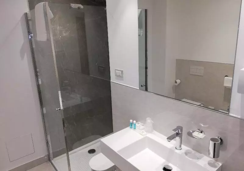 اتاق استاندارد سه نفره, Novo Hotel Rossi