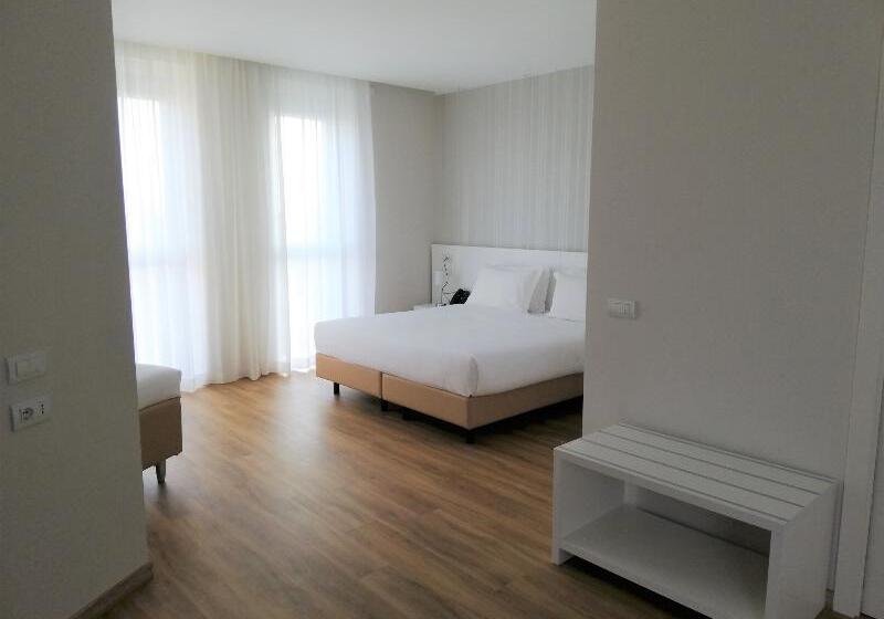 اتاق استاندارد سه نفره, Novo Hotel Rossi