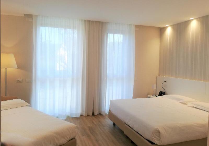 اتاق استاندارد سه نفره, Novo Hotel Rossi