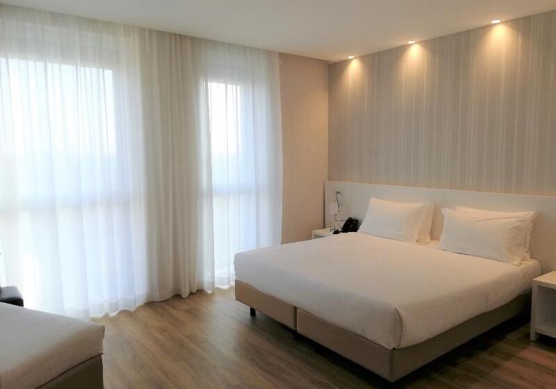 اتاق استاندارد سه نفره, Novo Hotel Rossi