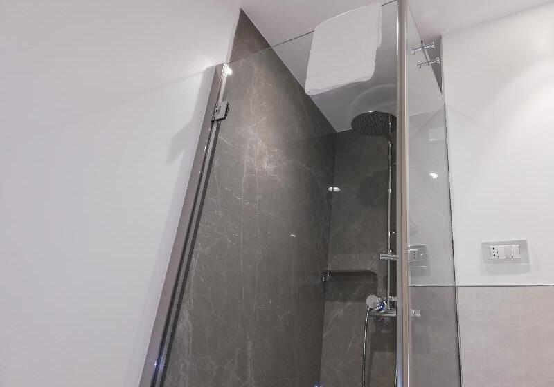 اتاق استاندارد چهار تخته, Novo Hotel Rossi