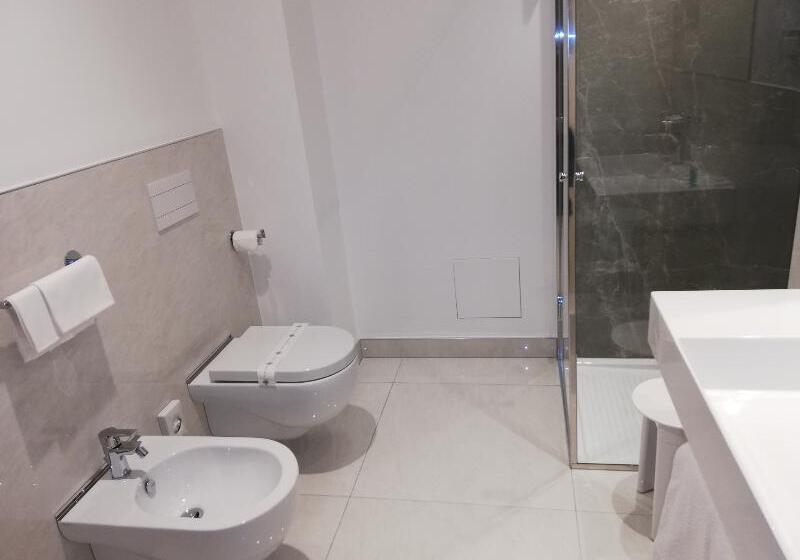 اتاق استاندارد چهار تخته, Novo Hotel Rossi