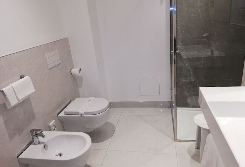 اتاق استاندارد سه نفره, Novo Hotel Rossi