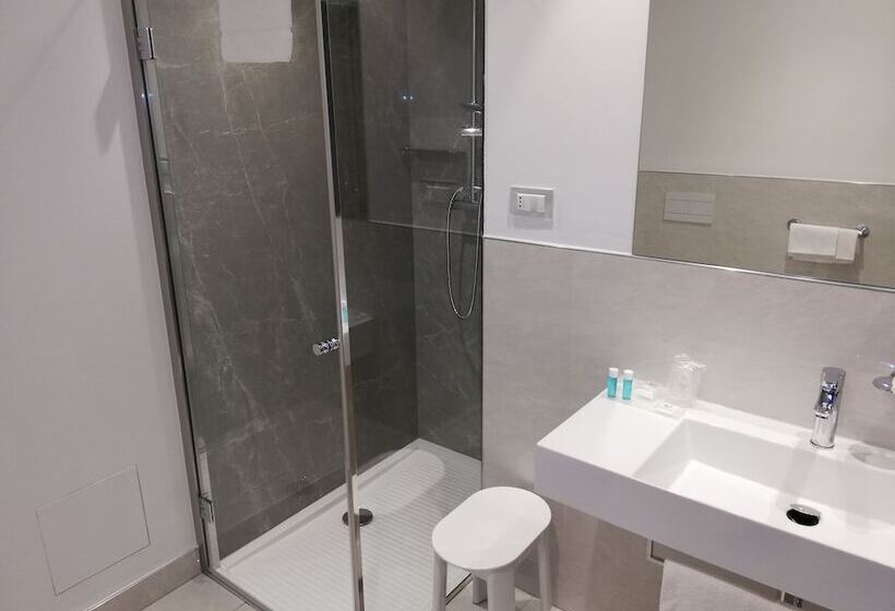 اتاق استاندارد سه نفره, Novo Hotel Rossi