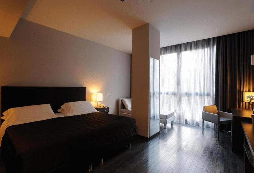 سوییت جونیور, Park Hotel Sporting