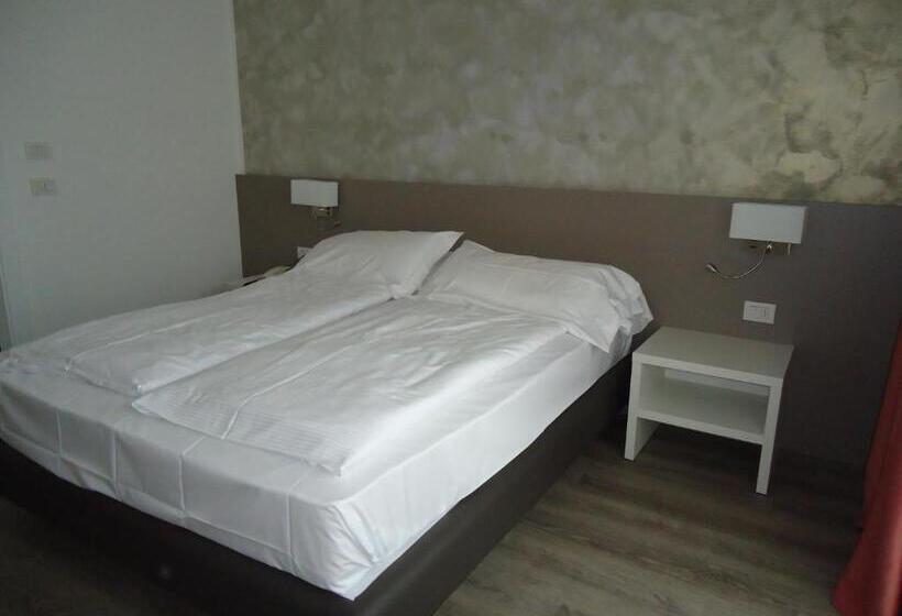 スタンダードトリプルルーム, Piccolo Mondo