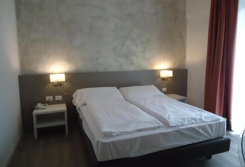 スタンダードトリプルルーム, Piccolo Mondo