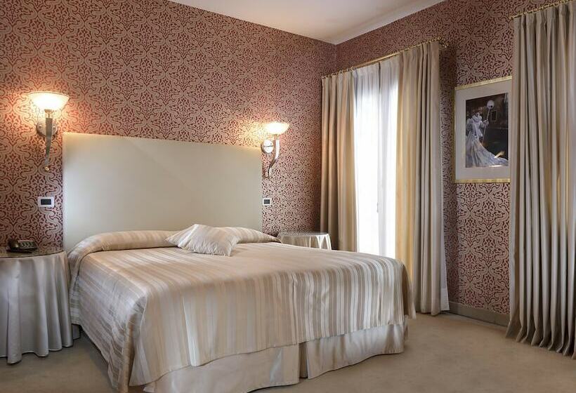 Superior Room with Views, Principe