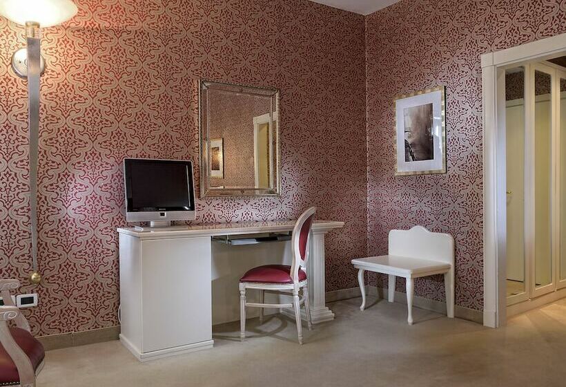 Superior Room with Views, Principe