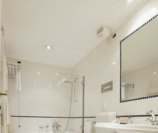 Superior Room with Views, Principe