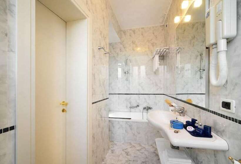 Superior Room, Principe