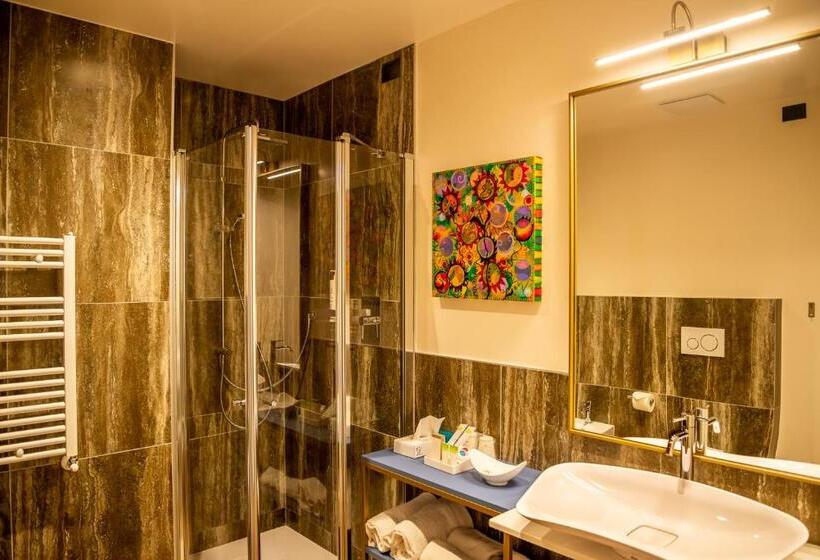 スーペリアールーム, Rovereto