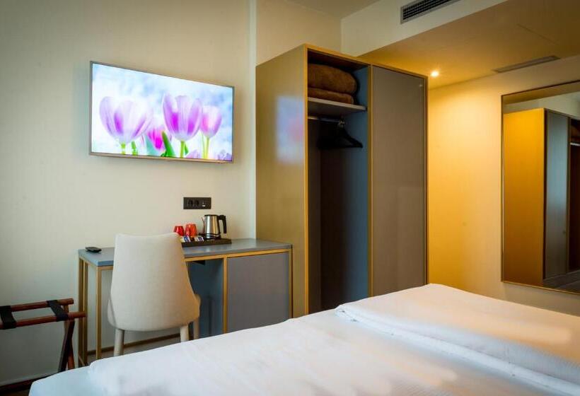 スーペリアールーム, Rovereto