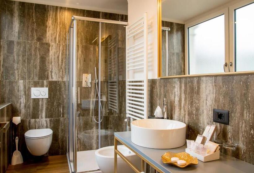 スーペリアールーム, Rovereto