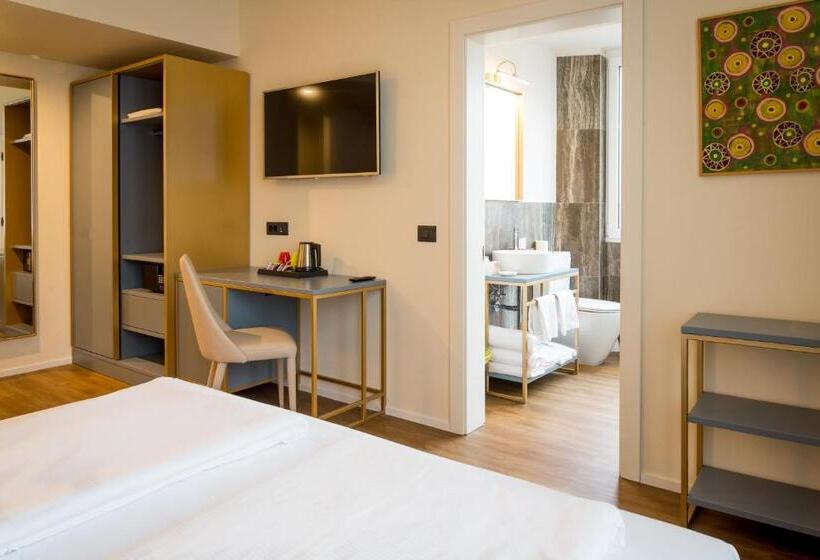 デラックスルーム, Rovereto