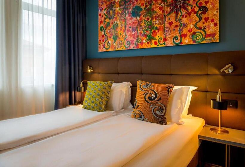 デラックスルーム, Rovereto