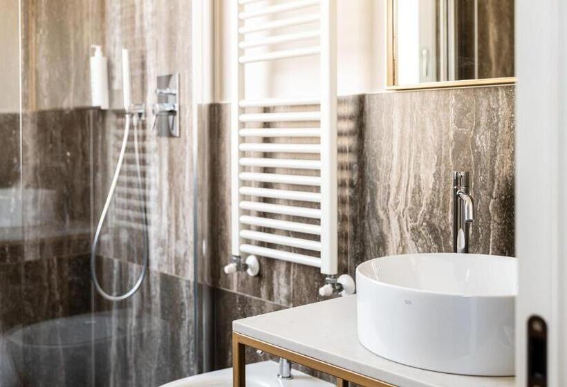 スーペリアールーム, Rovereto