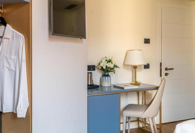 スーペリアールーム, Rovereto