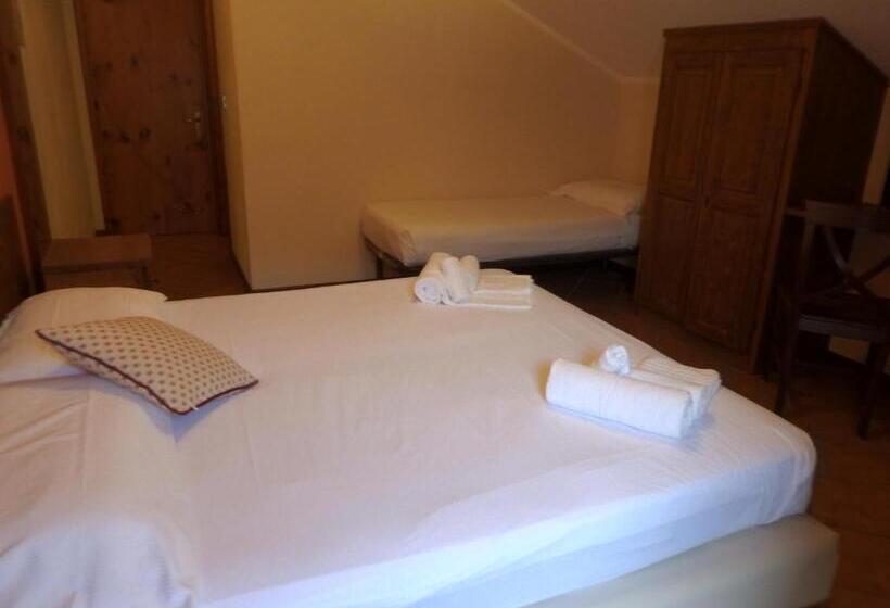 标准三人间, Sciatori