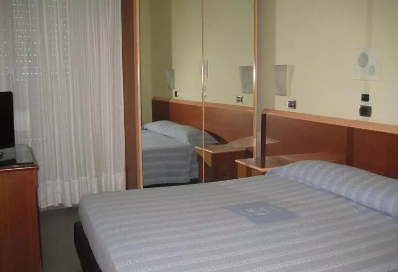 Standard Kolmen Hengen Huone, Soraya