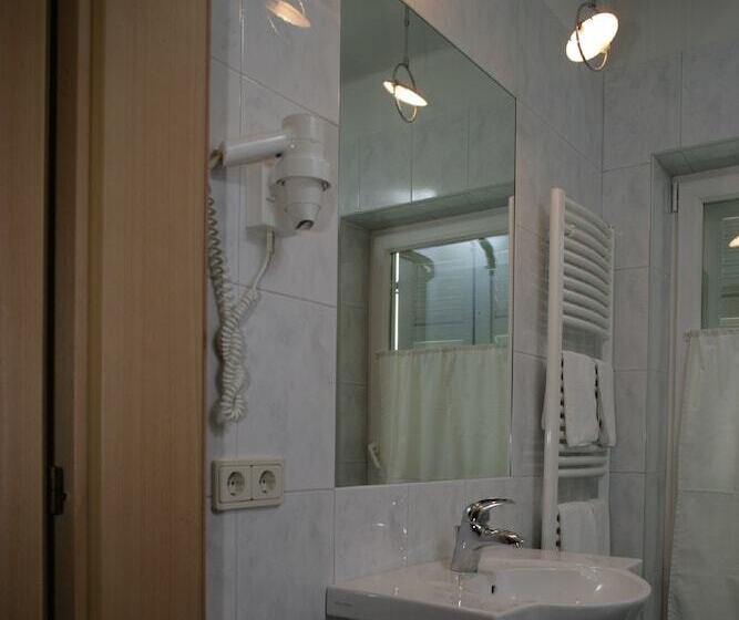 חדר סטנדרט, Sparerhof