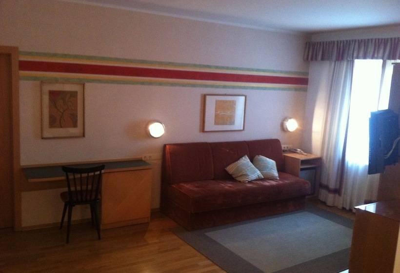 חדר סטנדרט, Sparerhof