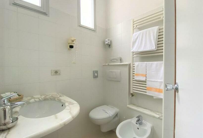 اتاق استاندارد یک نفره, Tirreno