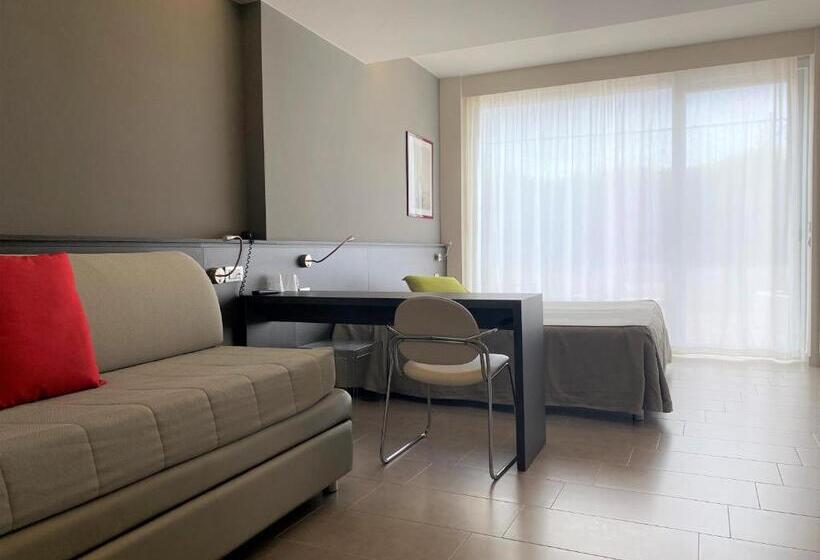 غرفة قياسية داخلية, Tirreno